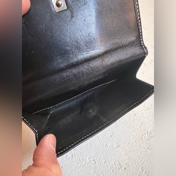 Gucci Vintage Leather Compact Wallet - Picture 10 of 13